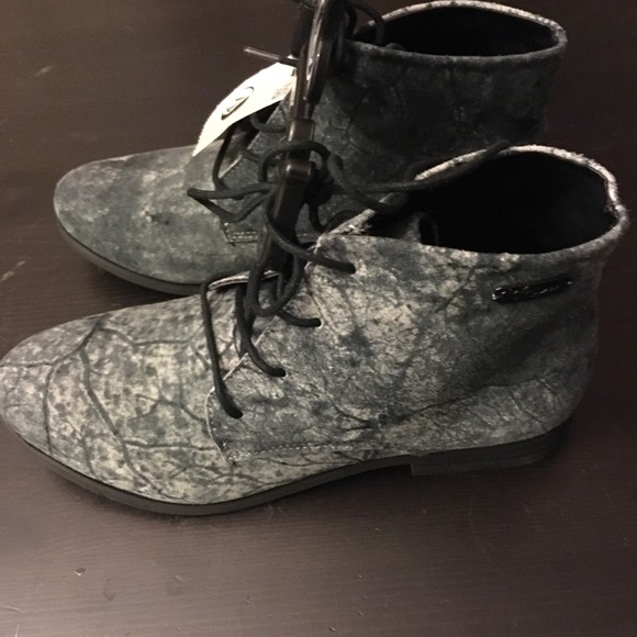 Volcom Exhibition - Picture 2 of 7